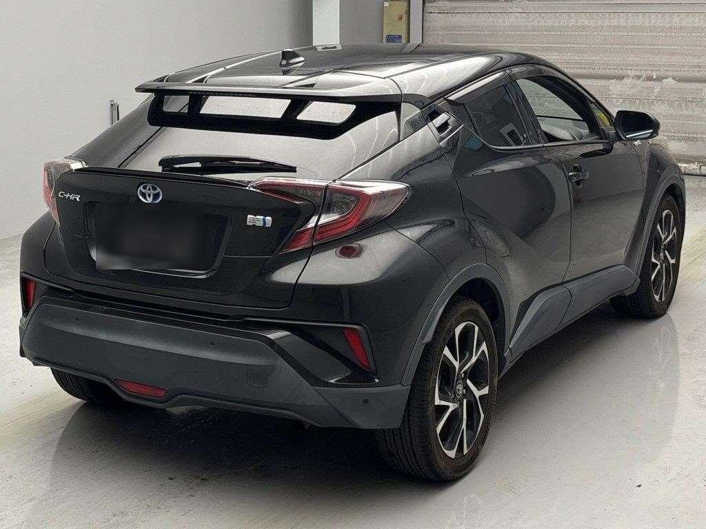 TOYOTA C-HR G Image 2