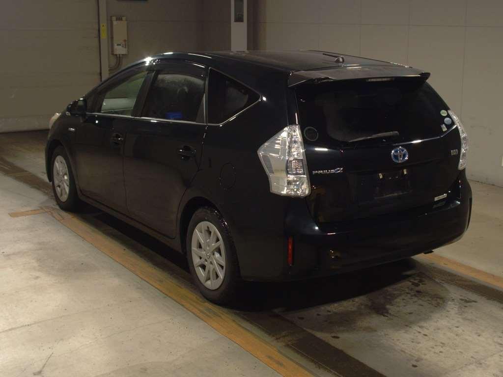 TOYOTA PRIUS ALPHA S Image 7