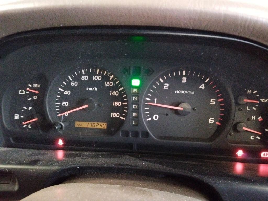 TOYOTA LAND CRUISER 100 4WD VX LIMITED Image 6