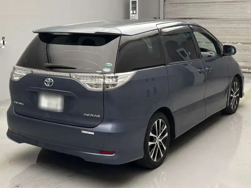 TOYOTA ESTIMA AERAS Image 2