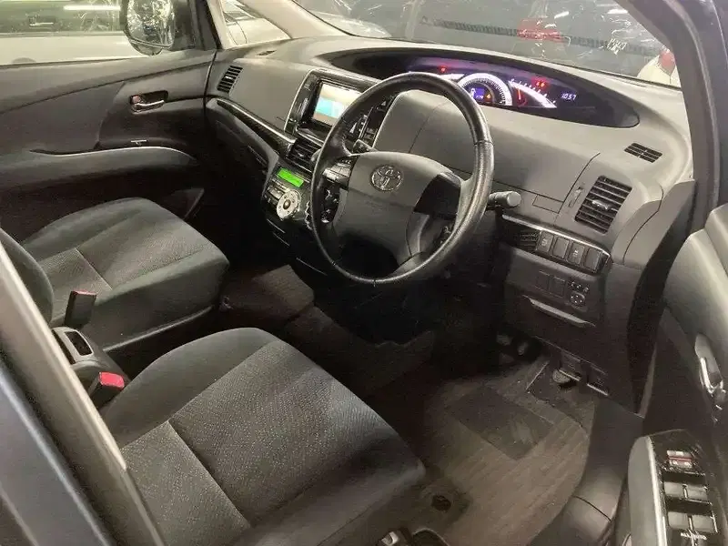 TOYOTA ESTIMA AERAS Image 3