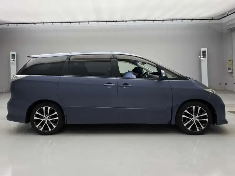 TOYOTA ESTIMA AERAS Image 7