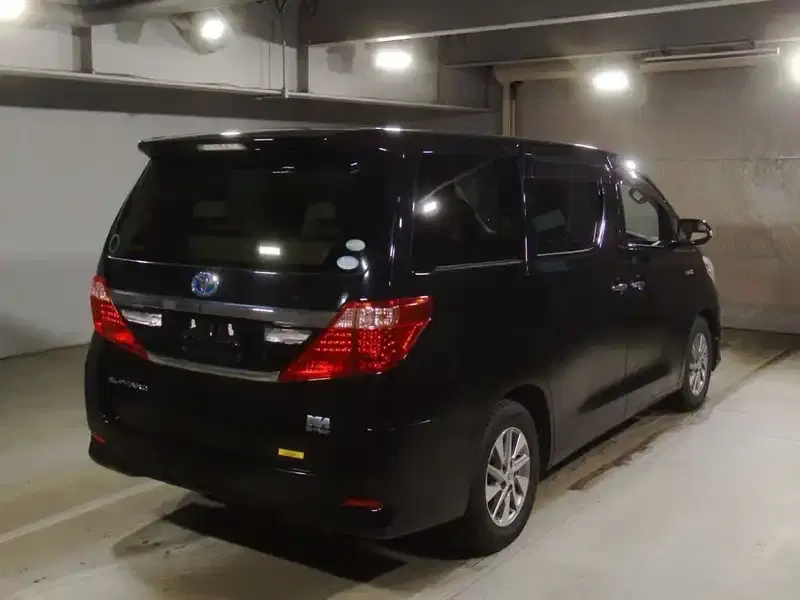 TOYOTA ALPHARD HYBRID X 4WD Image 2