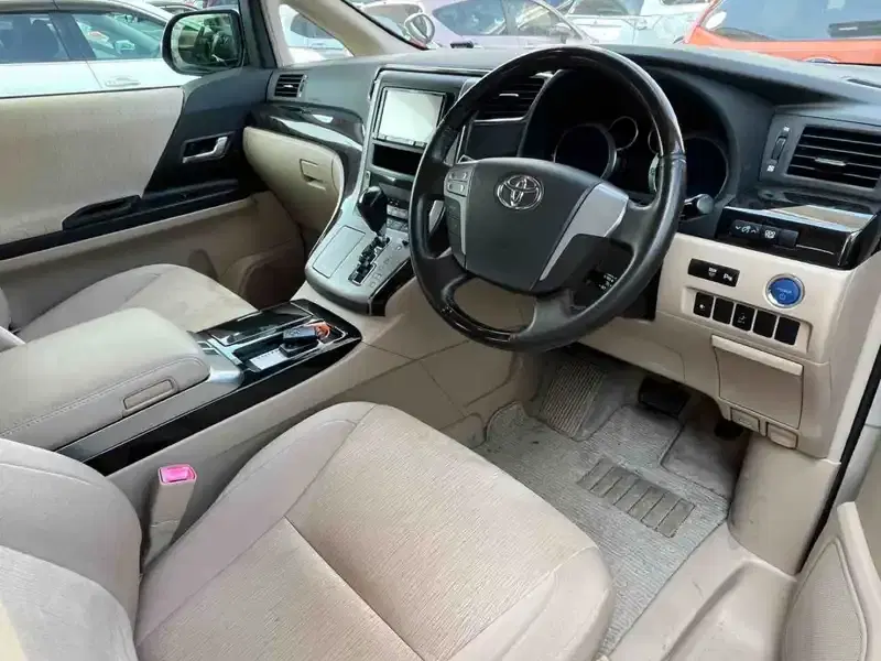 TOYOTA ALPHARD HYBRID X 4WD Image 3