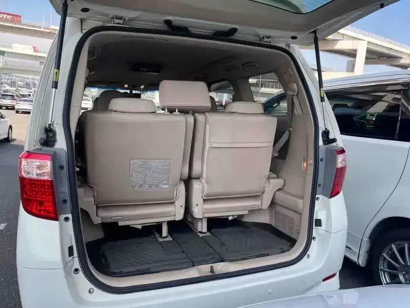 TOYOTA ALPHARD HYBRID X 4WD Image 6