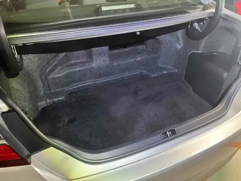 TOYOTA CAMRY 4D HYBRID G PACKAGE Image 9