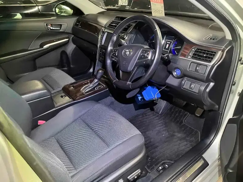 TOYOTA CAMRY 4D HYBRID G PACKAGE Image 3