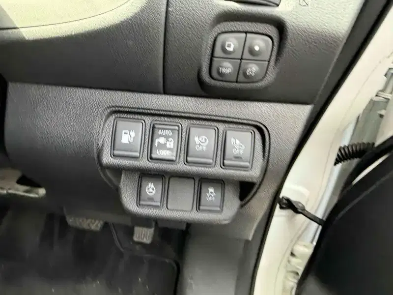 NISSAN LEAF S Image 9