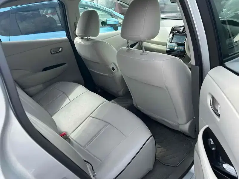 NISSAN LEAF  Image 7