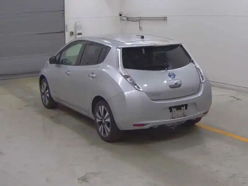 NISSAN LEAF  Image 2