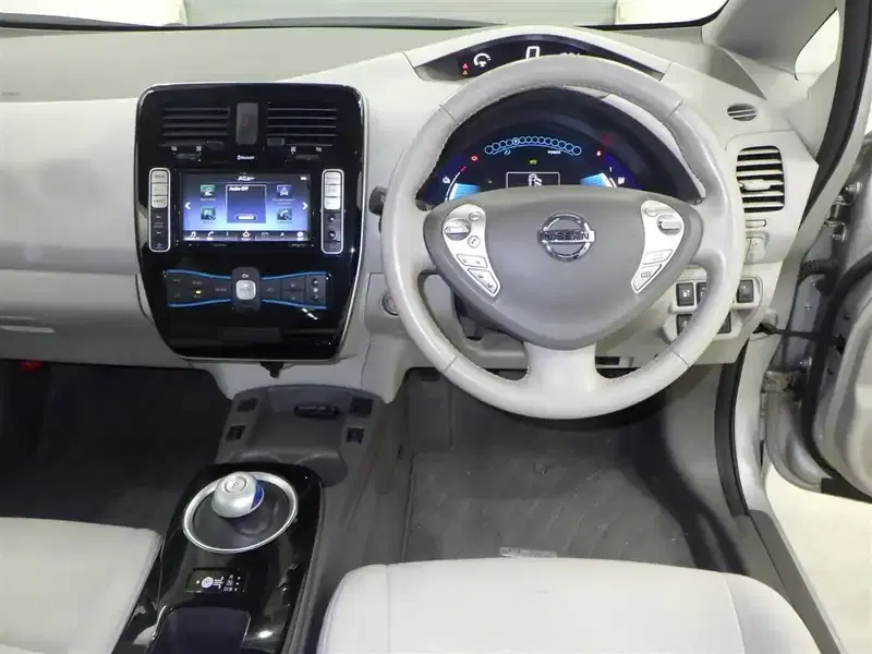 NISSAN LEAF  Image 3