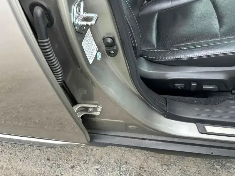 SUBARU LEGACY OUTBACK LIMITED 4WD Image 17