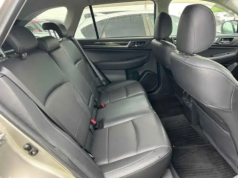SUBARU LEGACY OUTBACK LIMITED 4WD Image 7