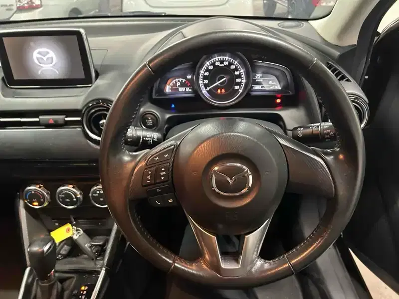 MAZDA DEMIO 13S Image 10