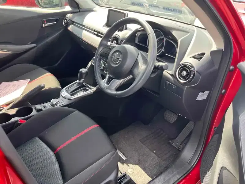 MAZDA DEMIO 13 S TOURING Image 6