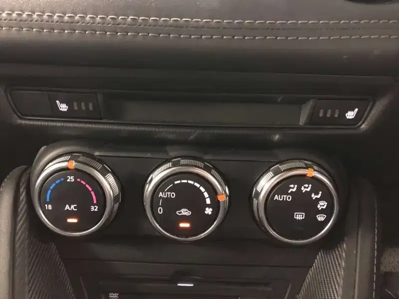 MAZDA DEMIO 13 S TOURING Image 8