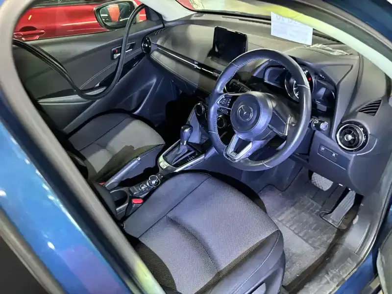 MAZDA DEMIO 13 S TOURING Image 24