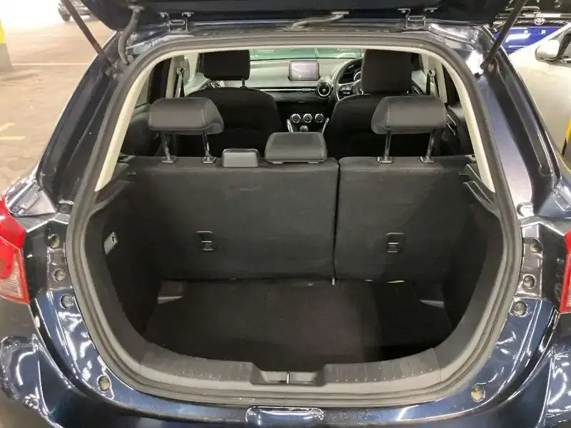MAZDA DEMIO 15S Image 11