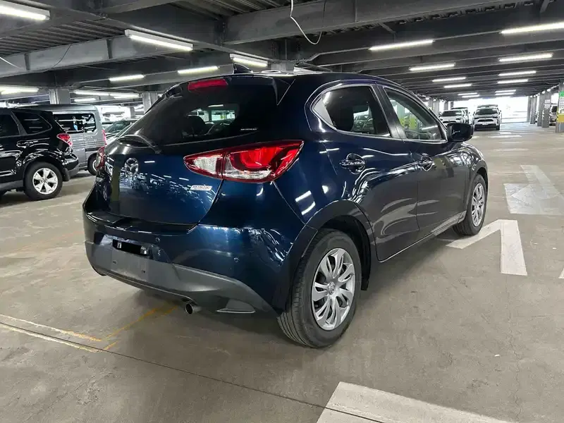 MAZDA DEMIO 15S Image 2