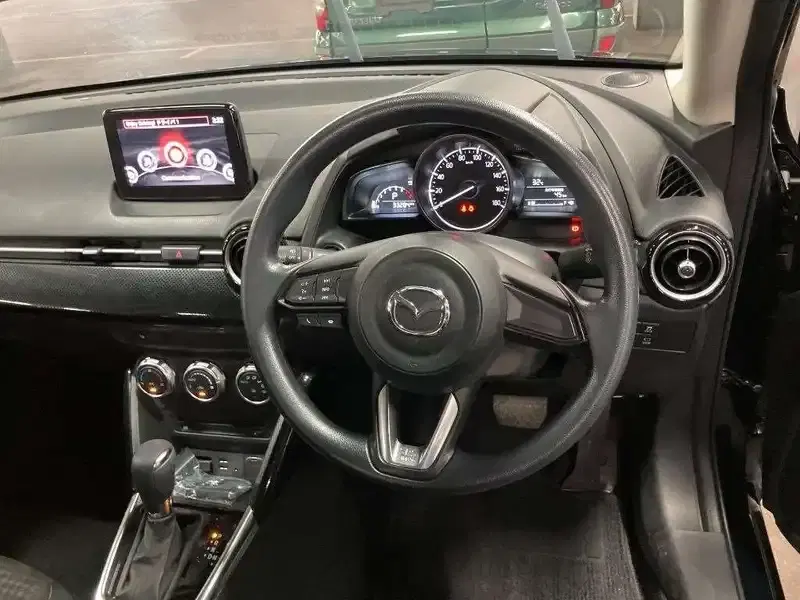 MAZDA DEMIO 15S Image 8