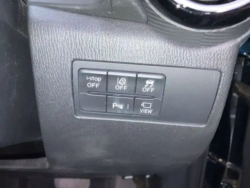 MAZDA DEMIO 15S Image 9