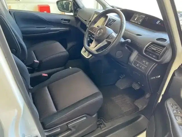 NISSAN SERENA HIGHWAY STAR Image 3