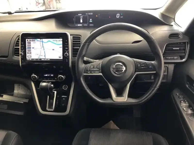 NISSAN SERENA HYBRID HIGHWAY STAR Image 9