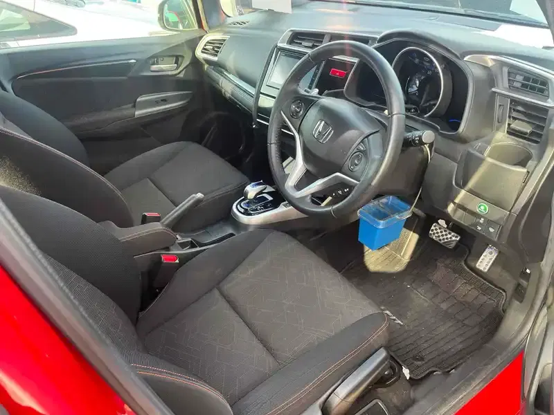 HONDA FIT HYBRID S PACKAGE Image 3