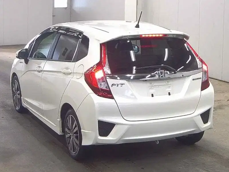 HONDA FIT HYBRID S PACKAGE Image 2