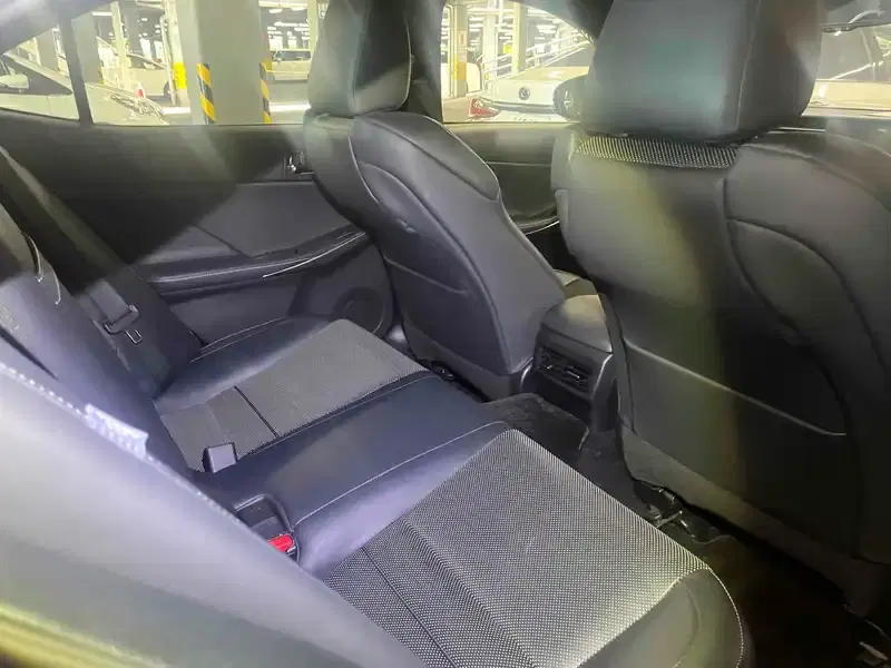 LEXUS IS IS250 F SPORTS Image 5