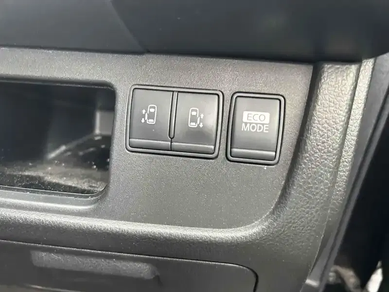 NISSAN SERENA HIGHWAY STAR S-HYBRID Image 8