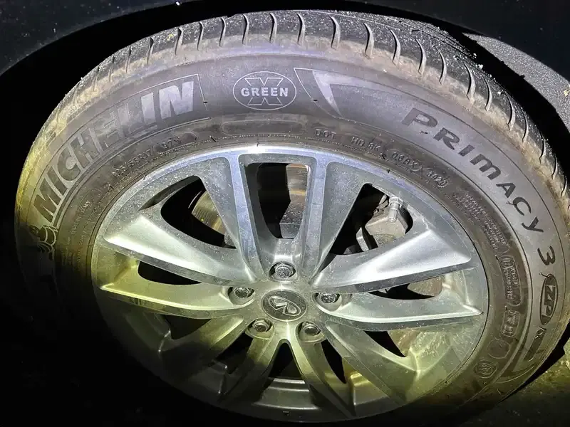 NISSAN SKYLINE 4D 350GT HYBRID Image 8