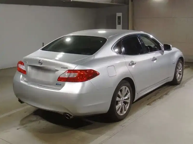 NISSAN FUGA HYBRID A PACKAGE Image 2