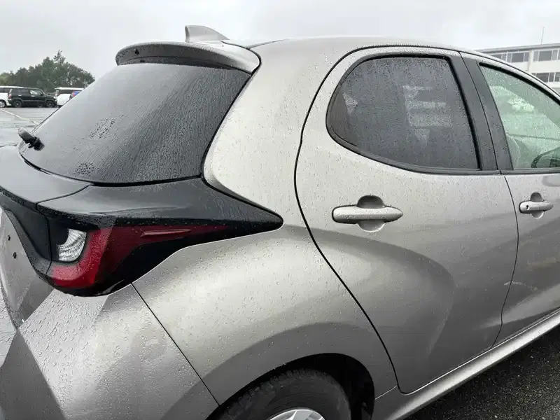TOYOTA YARIS HYBRID X Image 23