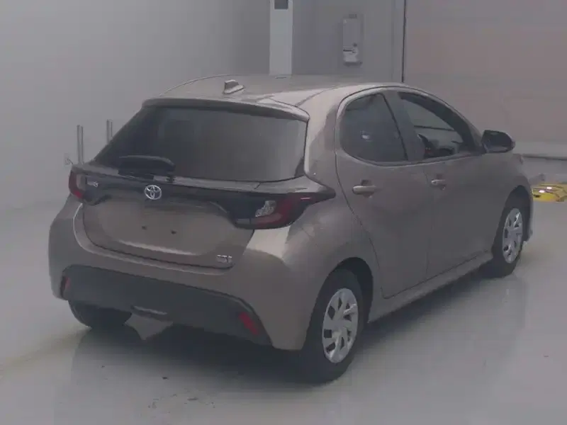 TOYOTA YARIS HYBRID X Image 4