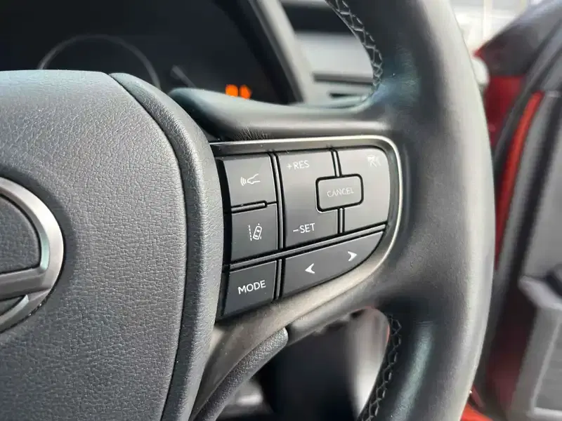 LEXUS UX UX250H VERSION L Image 18