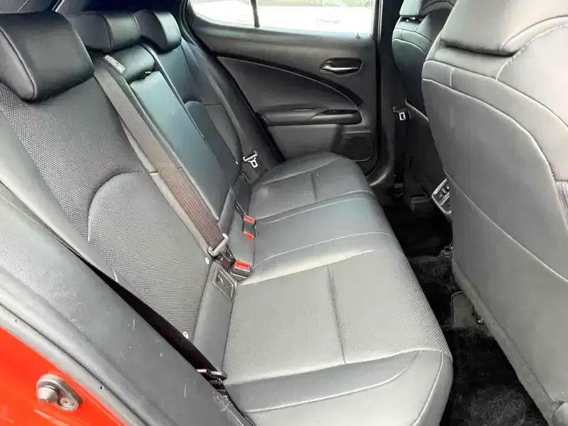 LEXUS UX UX250H VERSION L Image 13