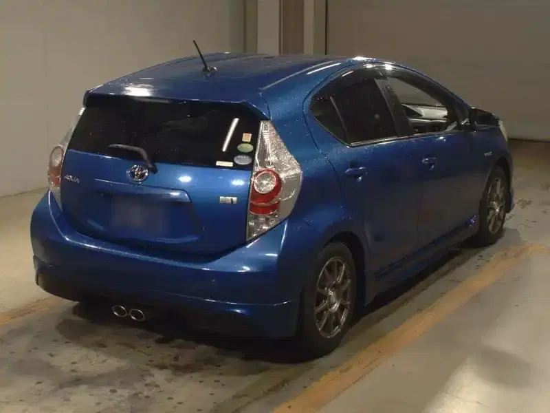 TOYOTA AQUA S BODYKITA Image 2