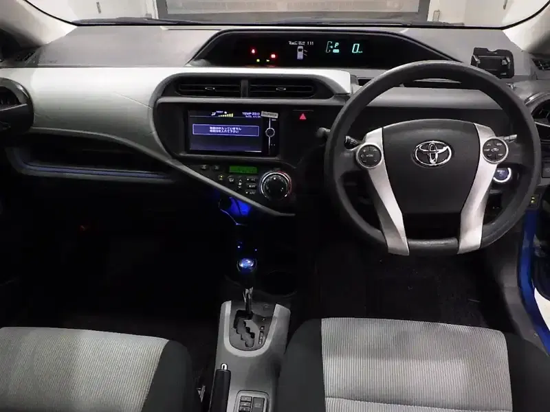 TOYOTA AQUA S Image 3