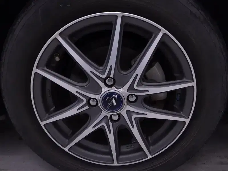 TOYOTA AQUA S Image 9