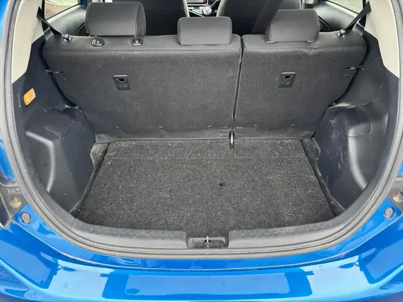 TOYOTA AQUA S Image 13
