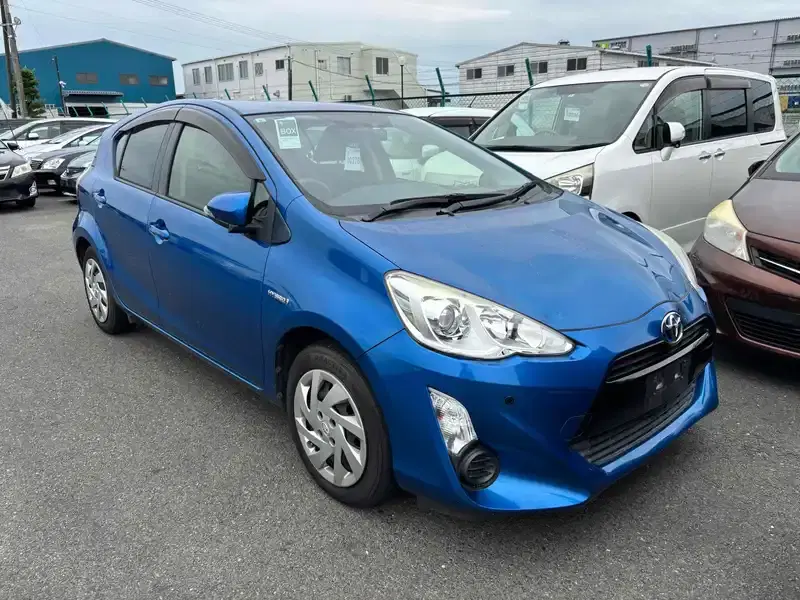TOYOTA AQUA S Image 7