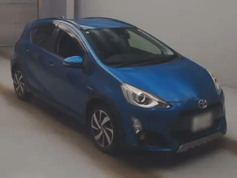 TOYOTA AQUA X-URBUN Image 6