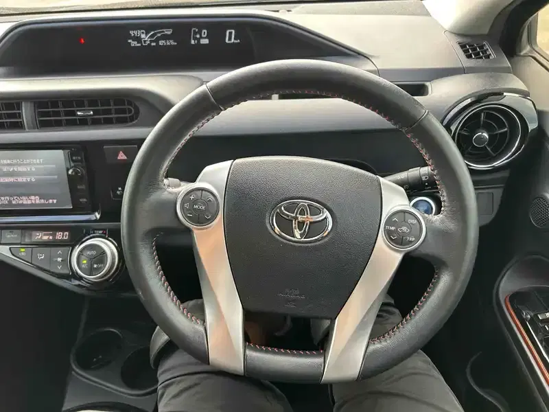 TOYOTA AQUA X-URBUN Image 18