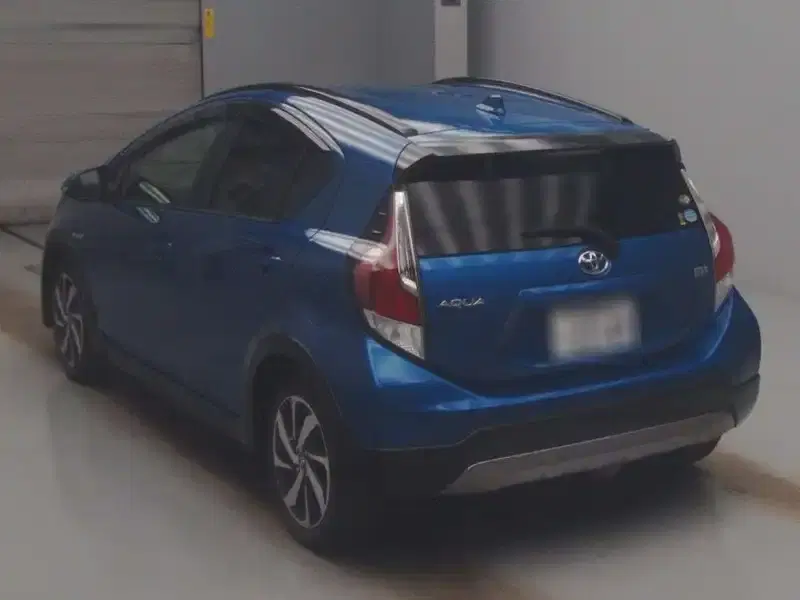 TOYOTA AQUA X-URBUN Image 7