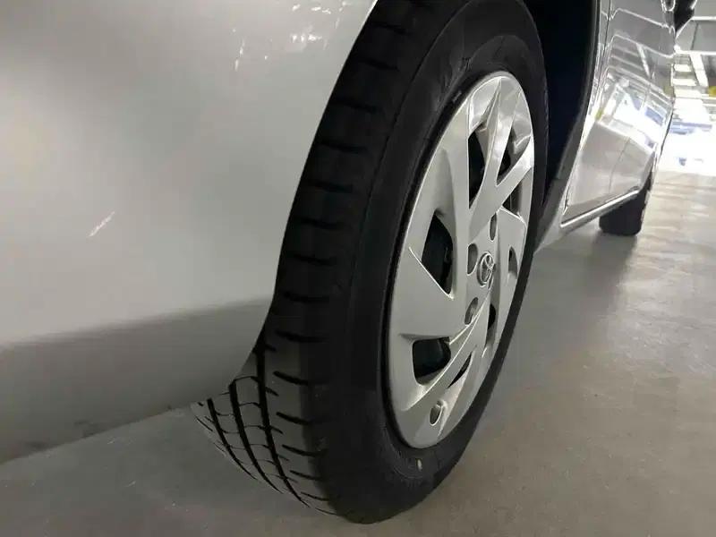TOYOTA COROLLA AXIO HYBRID Image 16