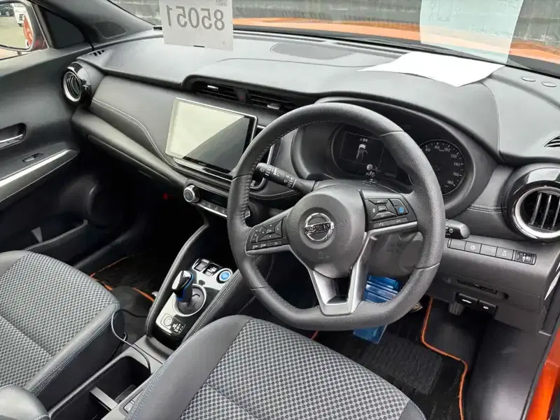NISSAN KICKS 5D X Image 9