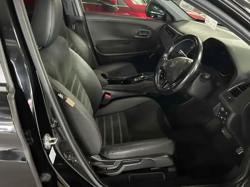 HONDA VEZEL HYBRID RS HONDA SENSING Image 13