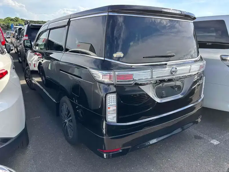 NISSAN ELGRAND 250 HIGHWAY STAR S Image 2