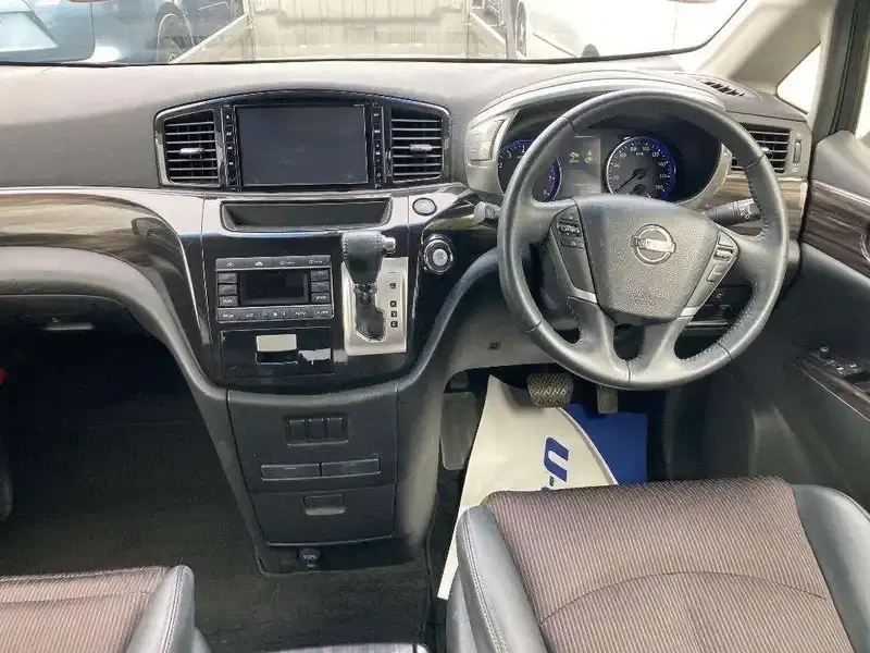NISSAN ELGRAND 250 HIGHWAY STAR S Image 7